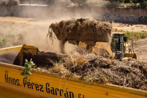 Limpieza-de-arroyos_camion